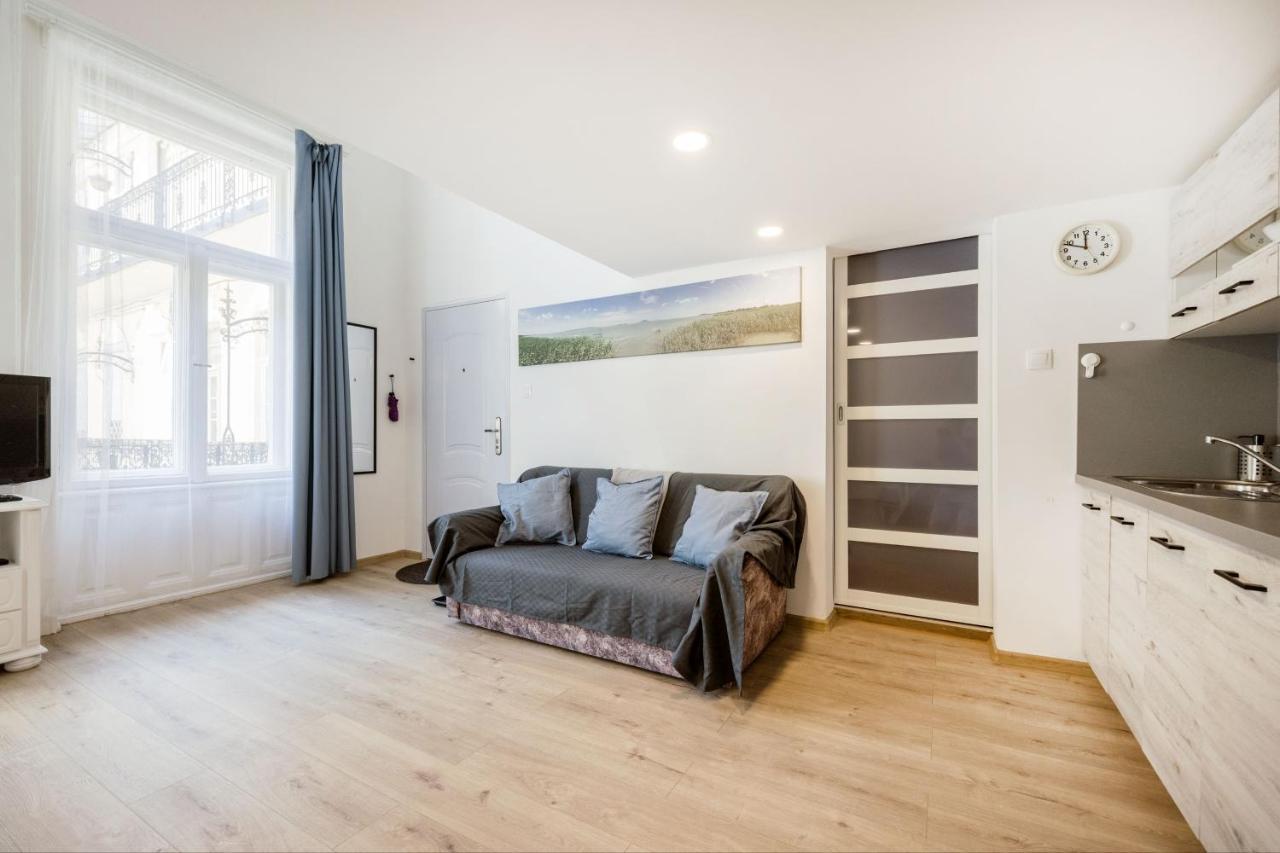 V12 Apartments Budapest Eksteriør billede