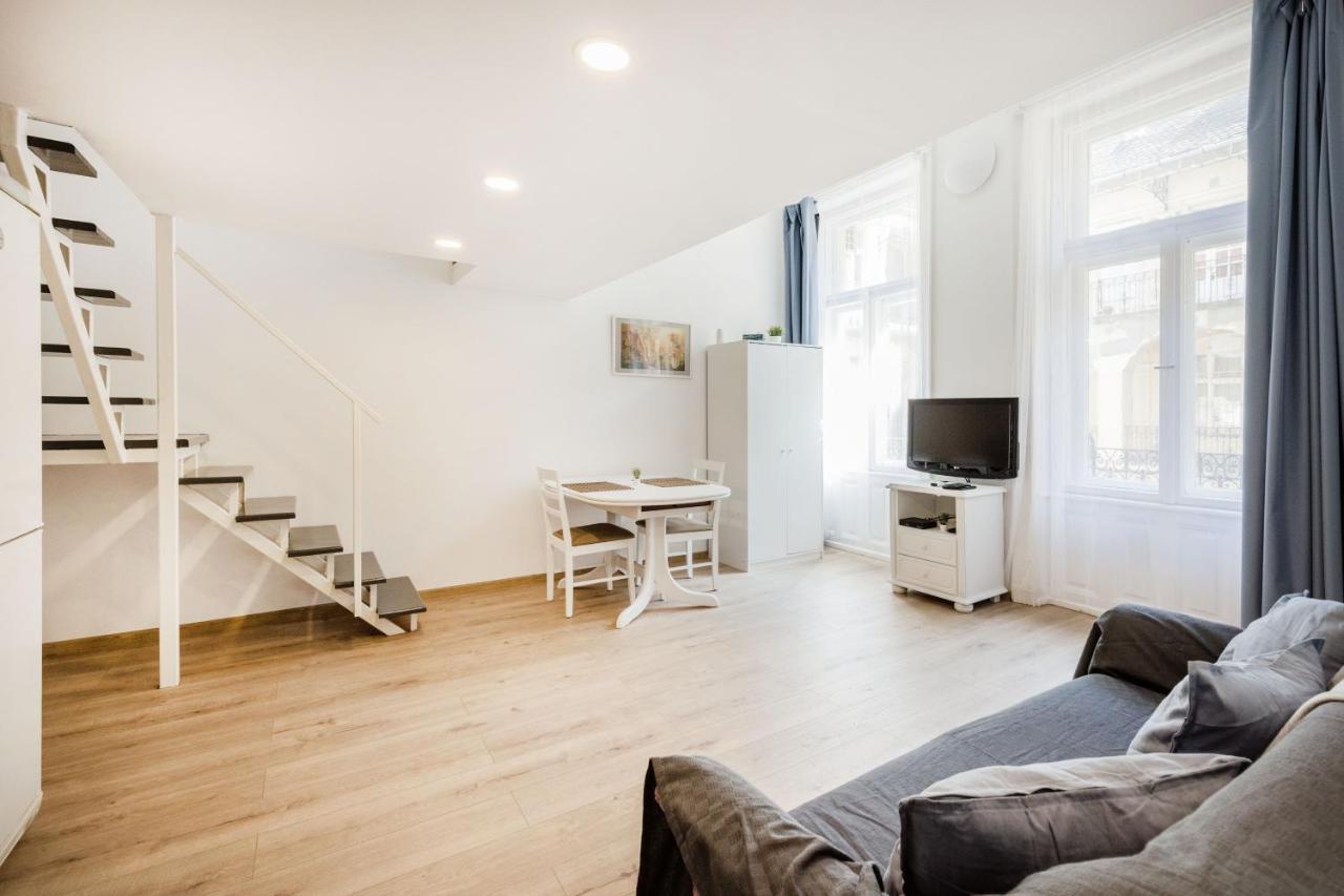 V12 Apartments Budapest Eksteriør billede