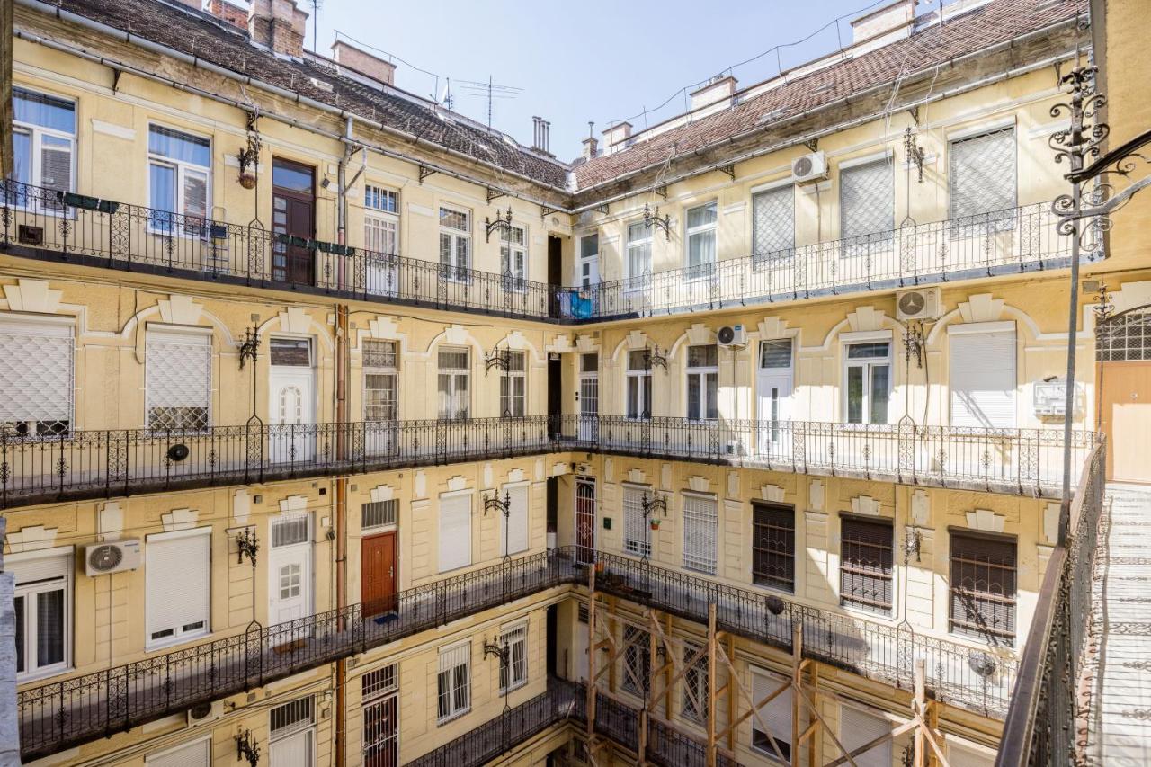 V12 Apartments Budapest Eksteriør billede